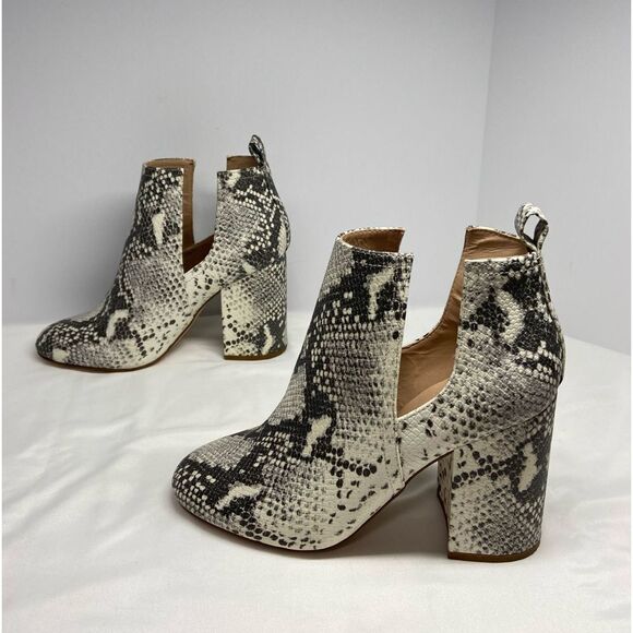 Steve Madden Nayna Snake Skin Print Ankle Booties 9.5M - Picture 1 of 10